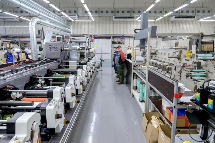 Новую производственную линию запустили на «ВМС-Принт» в Подольске Новую производственную линию запустили на «ВМС-Принт» в Подольске