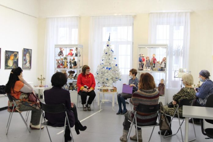 Состоялось открытие выставки подольчанки Натальи Кирейченковой “Я играю!” в Коломне