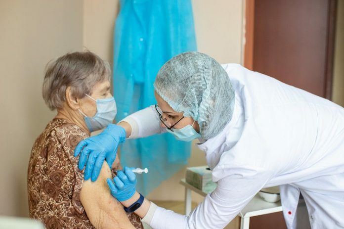 Рекомендации по вакцинации для людей старшего возраста