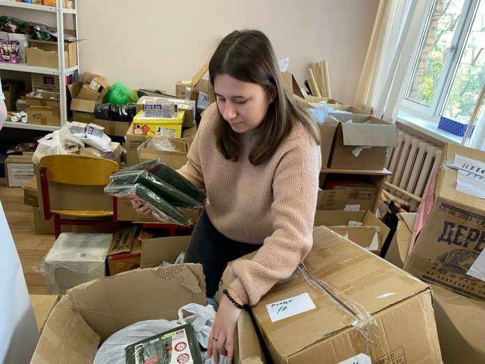 Три центнера гумпомощи собрали жители Подольска бойцам СВО Три центнера гумпомощи собрали жители Подольска бойцам СВО