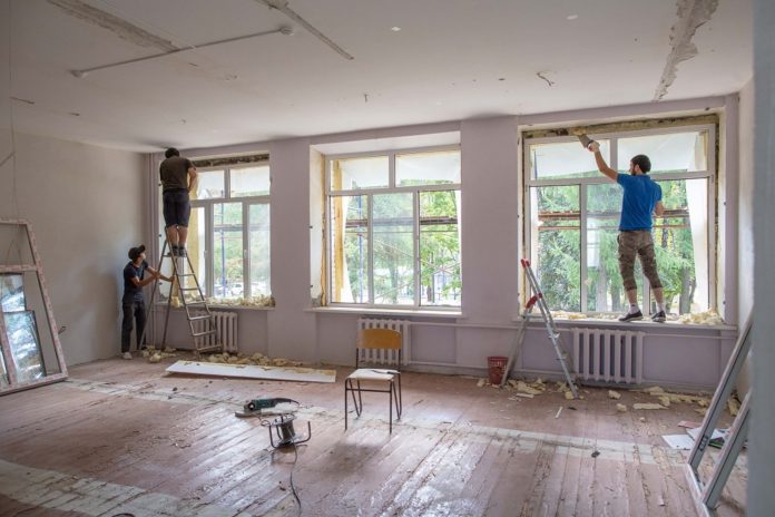 Капитальный ремонт школы имени Подольских курсантов планируют завершить до конца года