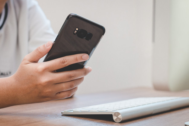 К сведению подольчан: школьный портал Московской области запустил мобильное приложение для учителей