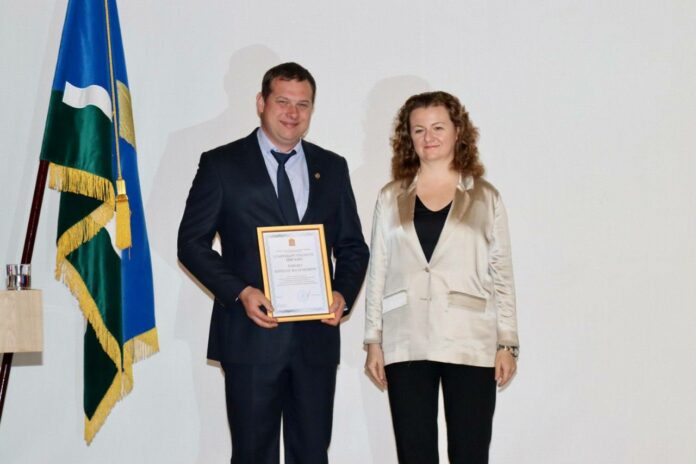 Благодарственное письмо министерства территориальной политики вручили старосте деревни Лемешово Благодарственное письмо министерства территориальной политики вручили старосте деревни Лемешово