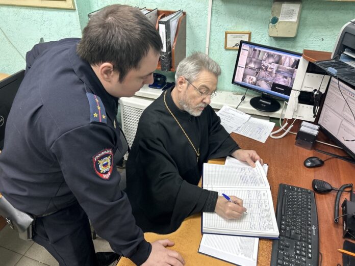 В Подольске член Общественного совета при УМВД проверил работу 2-го отдела полиции