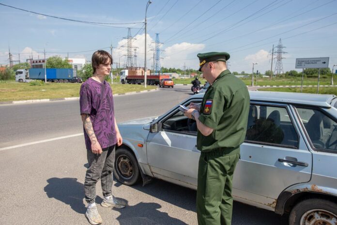 Рейд по выявлению уклонистов и должников прошел в Подольске Рейд по выявлению уклонистов и должников прошел в Подольске