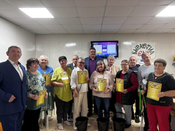 Сорок композиций из даров природы создали к традиционному конкурсу осеннего творчества в Климовске