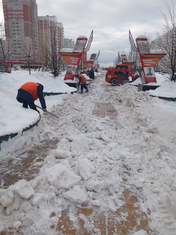 Комбинатом благоустройства в Кузнечиках выполнены работы по очистке от снега и наледи