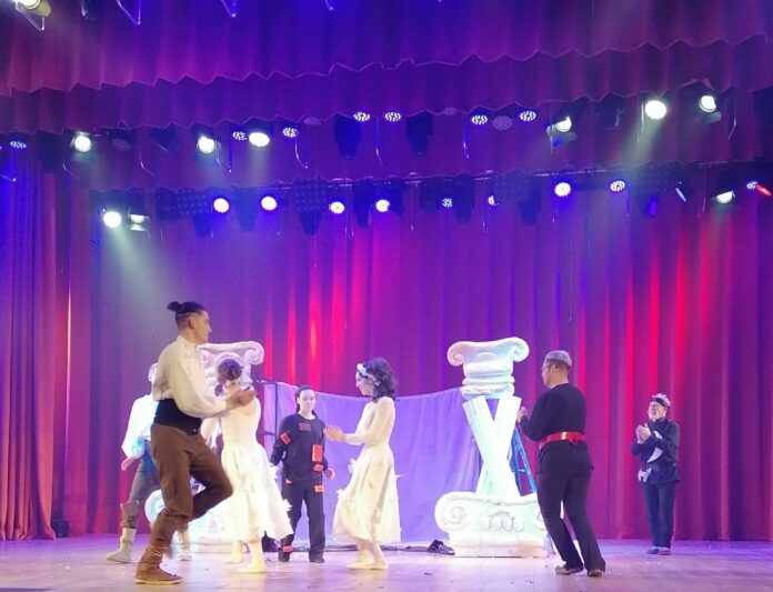 Спектакль театрального коллектива “Артель” состоялся в подольском ДК “Быково” Спектакль театрального коллектива “Артель” состоялся в подольском ДК “Быково”