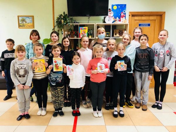 Литературно-игровая программа «В стране весёлого детства» состоялась в библиотеке № 22