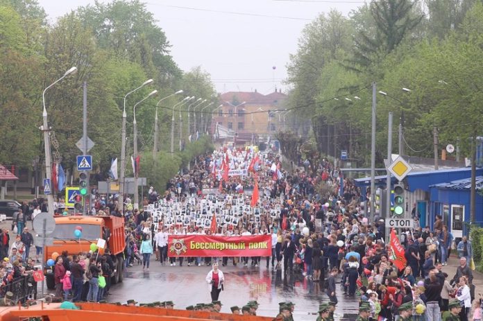 День Победы в Большом Подольске: Бессмертный полк, народные гуляния и праздничный салют