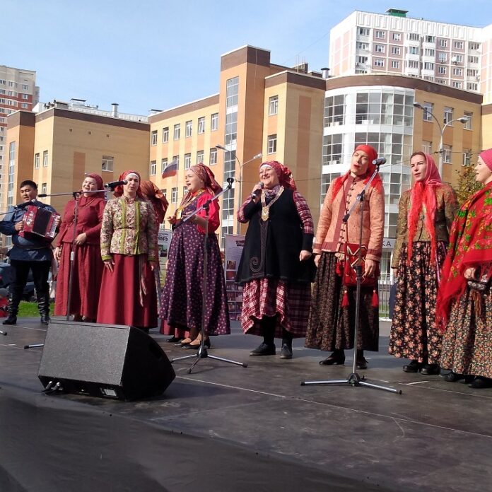 В День города в микрорайоне Кузнечики состоялся праздничный концерт В День города в микрорайоне Кузнечики состоялся праздничный концерт