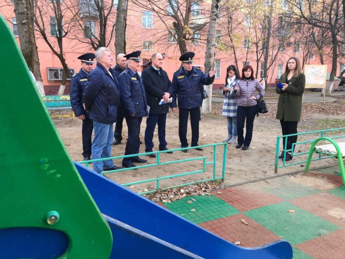 Начальник ГАТН проверил состояние дворовых территорий и обращение с ТКО в Подольске Начальник ГАТН проверил состояние дворовых территорий и обращение с ТКО в Подольске