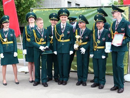 Юнармейский отряд «Витязь-Быково» поздравляем с победой Юнармейский отряд «Витязь-Быково» поздравляем с победой