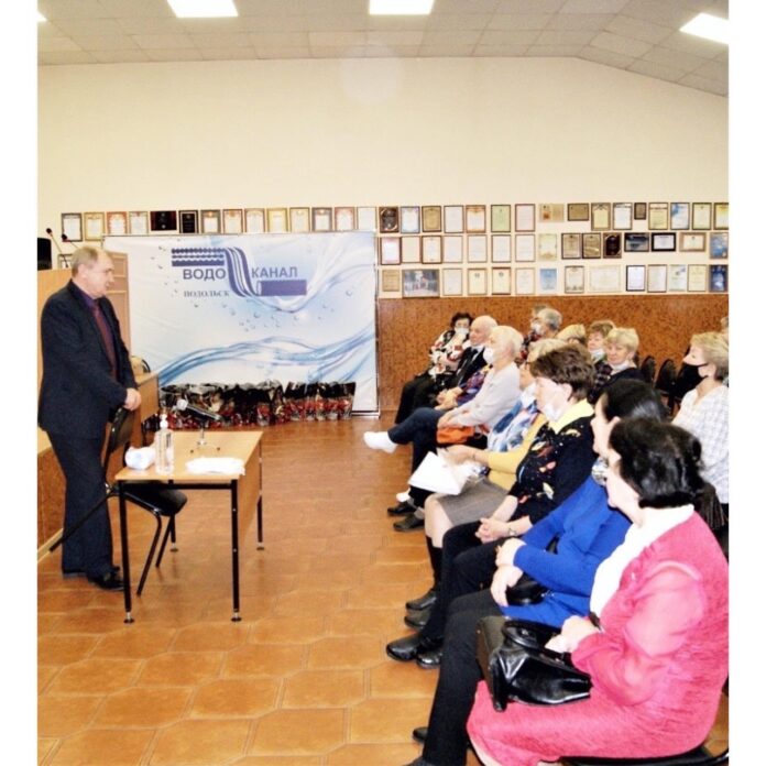 С Международным днем пожилых людей поздравили ветеранов труда МУП Водоканала в Подольске С Международным днем пожилых людей поздравили ветеранов труда МУП Водоканала в Подольске