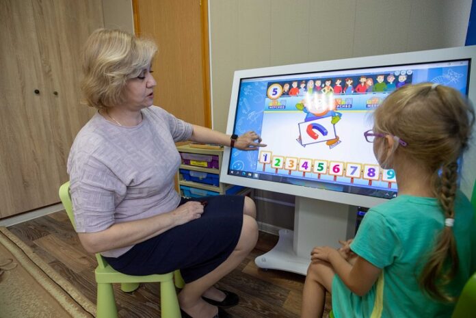 В семи детских садах Подольска создали доступную среду для воспитанников с ОВЗ