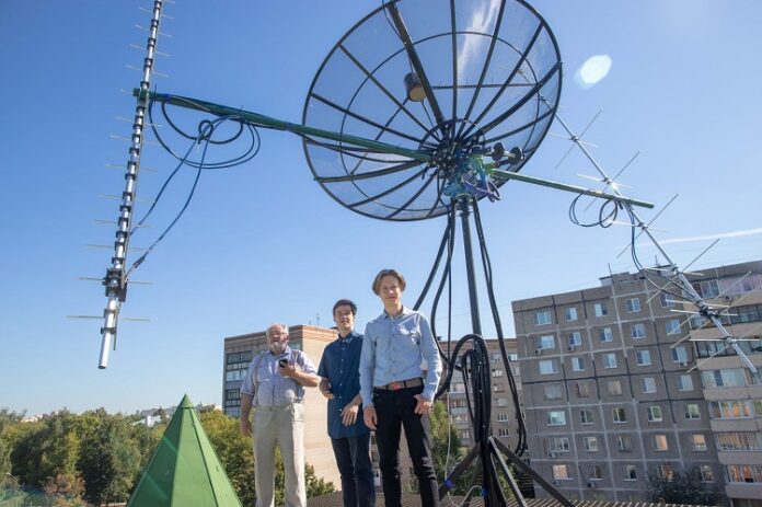 В школе №29 начал действовать Центр управления полетом спутника В школе №29 начал действовать Центр управления полетом спутника