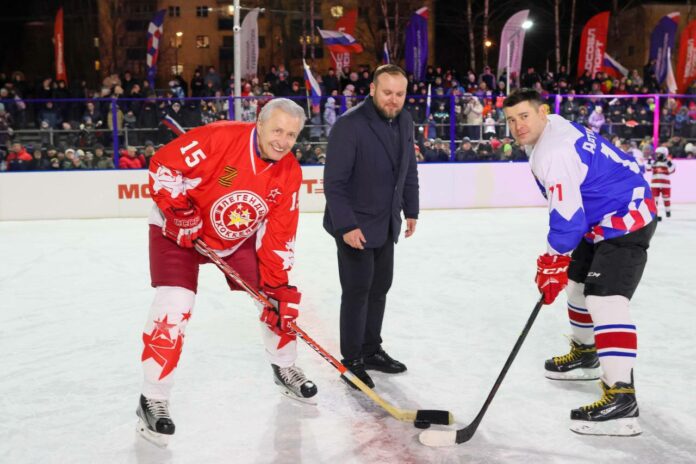 Команда Подольска сыграла с легендами хоккея России Команда Подольска сыграла с легендами хоккея России