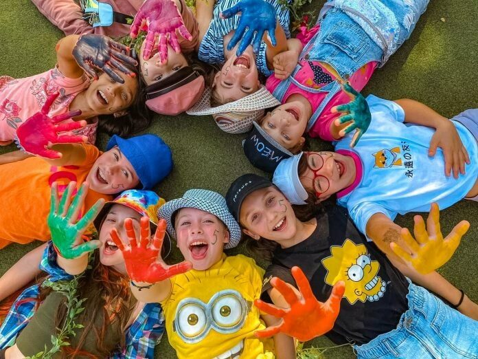 1280 ребят отдохнут в ДЮОЦ «Родина» и «Ромашка» 1280 ребят отдохнут в ДЮОЦ «Родина» и «Ромашка»