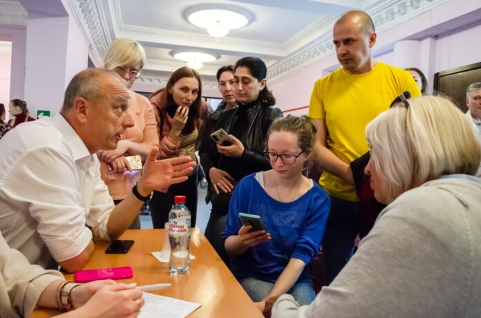 «Выездная администрация» отработала на Красной горке «Выездная администрация» отработала на Красной горке