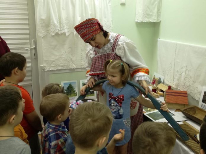 Мини-музей «Русская изба» открылся в детском саду №38 «Искорка»