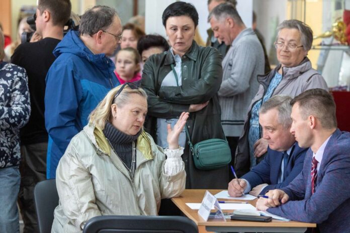 Первая «выездная администрация» после выходных отработала в Ново-Сырово Первая «выездная администрация» после выходных отработала в Ново-Сырово