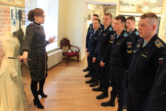 Состоялись экскурсии для курсантов Рязанского гвардейского высшего воздушно-десантного командного училища в Подольский краеведческий музей Состоялись экскурсии для курсантов Рязанского гвардейского высшего воздушно-десантного командного училища в Подольский краеведческий музей