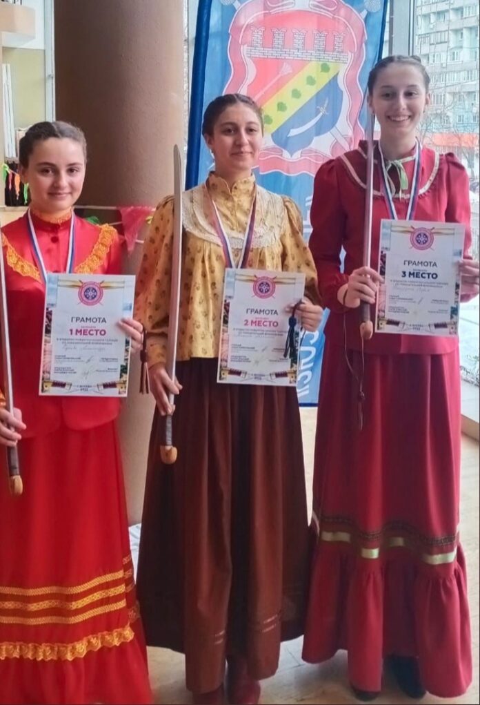 Юные подольчанки заняли весь пьедестал в турнире по фланкировке «Патриот – 2022» Юные подольчанки заняли весь пьедестал в турнире по фланкировке «Патриот – 2022»