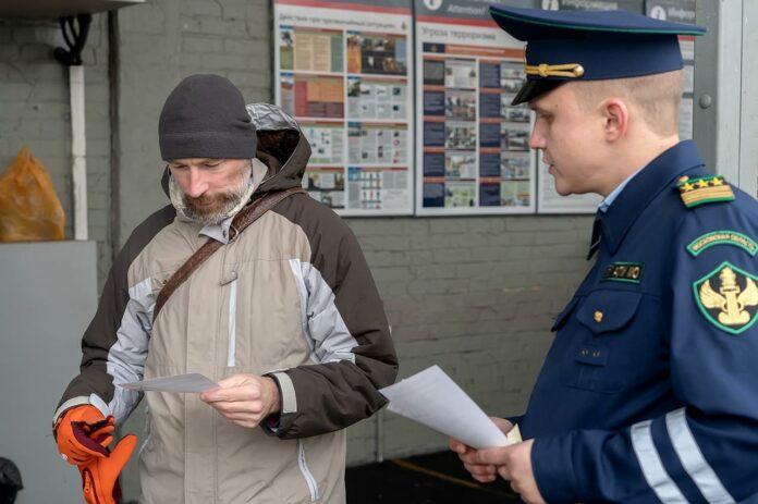 Профилактический рейд провели на платформе Кутузовская в Подольске Профилактический рейд провели на платформе Кутузовская в Подольске