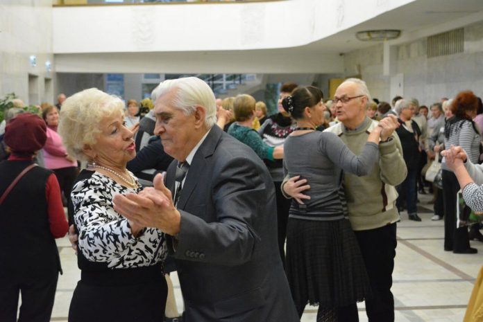 Вечер отдыха для подольчан серебряного возраста «Зимний вернисаж» пройдет в ДК «Октябрь» сегодня