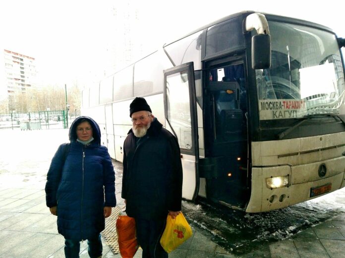 Волонтеры движения «Милосердие-Подольск» отправили бездомного на родину в Молдову