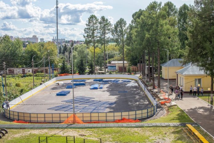 В сентябре завершится капитальный ремонт хоккейной коробки в Дубровицах В сентябре завершится капитальный ремонт хоккейной коробки в Дубровицах