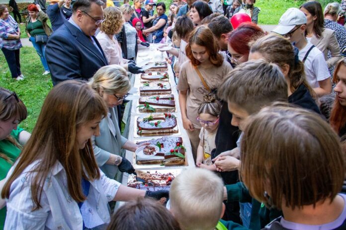 Красочный праздник «Молодежный микс» провели 23 июня в Подольске Красочный праздник «Молодежный микс» провели 23 июня в Подольске