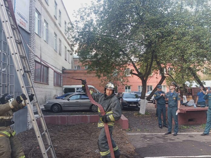 Состоялся смотр-конкурс среди пожарных на звание «Лучшее отделение на автоцистерне»