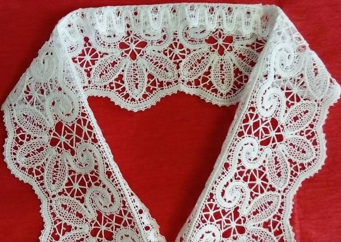 Подольчанок  приглашают на занятия по плетению коклюшечного кружева