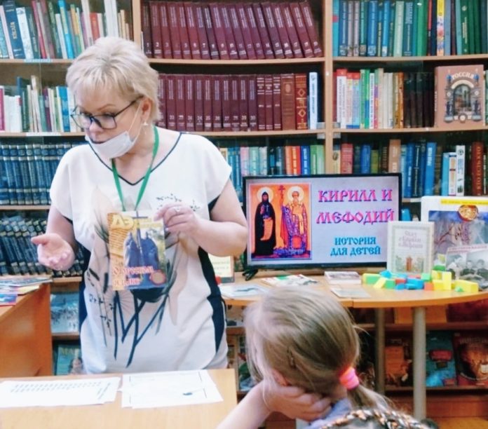 Познавательно-игровая программа «Всем нужна грамота» состоялась в Центральной детской библиотеке