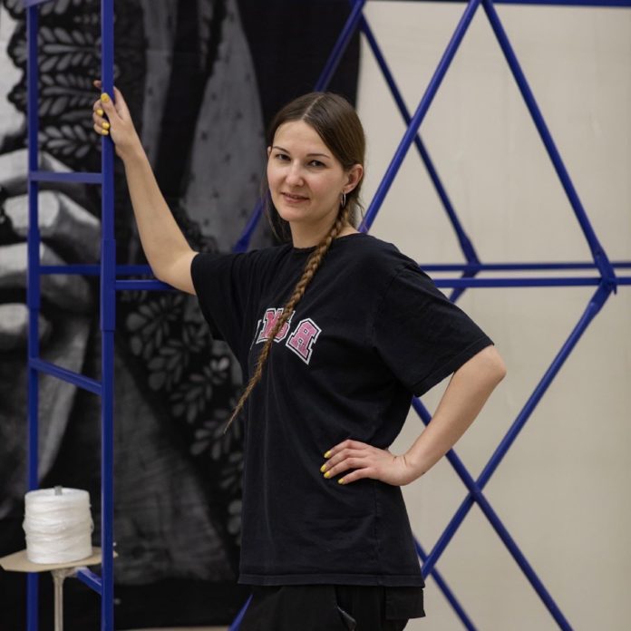 Приглашаем всех желающих на выставку монументальной графики Нины Кин Ефимовой «Люди INK»