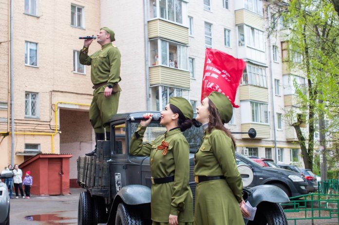 Артисты «Фронтовых бригад» поздравляют ветеранов Большого Подольска с 76-й годовщиной Победы 9 Мая Артисты «Фронтовых бригад» поздравляют ветеранов Большого Подольска с 76-й годовщиной Победы 9 Мая