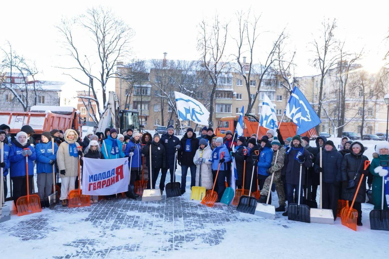 Порядка 500 человек приняли участие в снежном десанте в Подольске