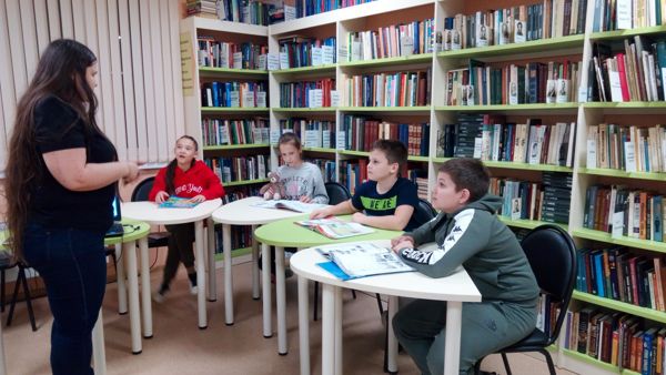 В библиотеке № 8 проходят уроки английского языка В библиотеке № 8 проходят уроки английского языка