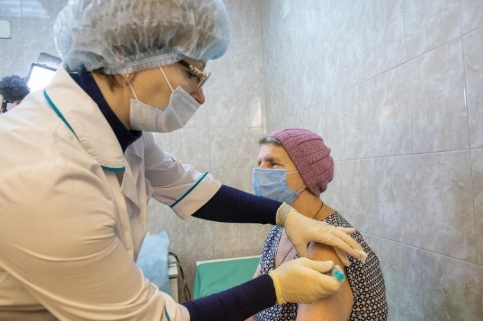 В календарь прививок внесли вакцинацию от COVID-19 В календарь прививок внесли вакцинацию от COVID-19