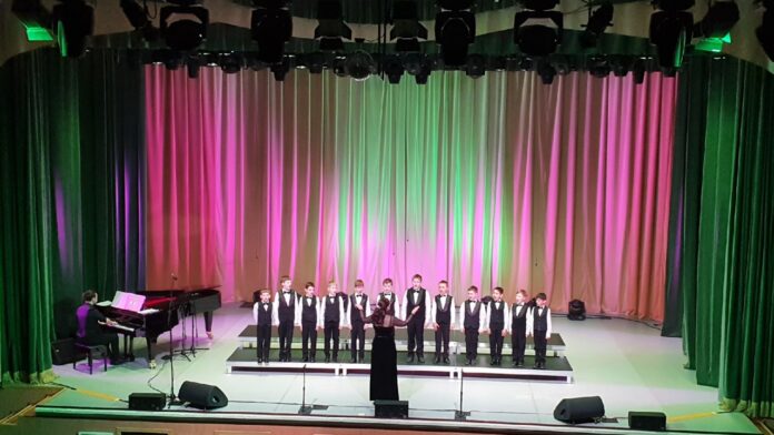 Отчетный концерт хоровой студии “Иволга” прошел в КПЦ “Дубровицы”
