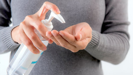 Роспотребнадзор информирует: о рекомендациях как выбрать антисептик против коронавируса