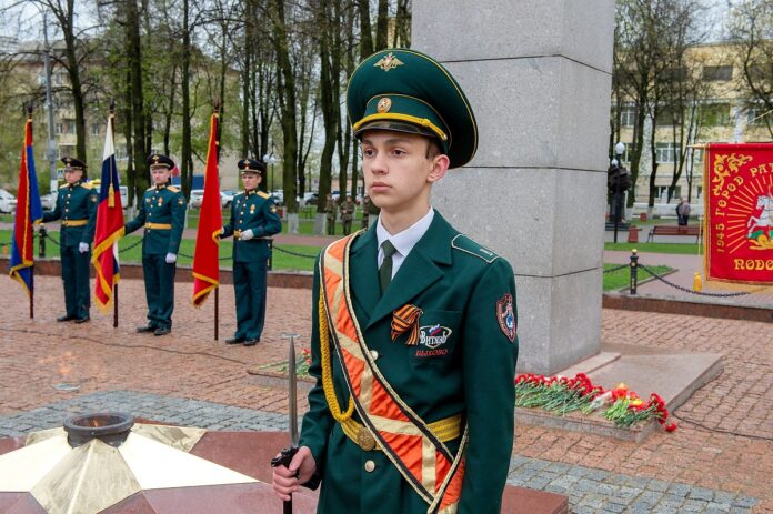 Места возложения гирлянд Славы, венков и цветов на мероприятиях, посвященных 79-й годовщине Победы, в Подольске 9... Места возложения гирлянд Славы, венков и цветов на мероприятиях, посвященных 79-й годовщине Победы, в Подольске 9...