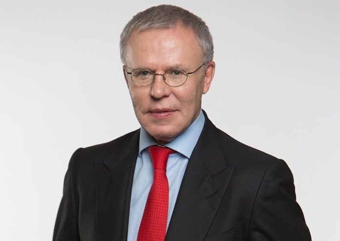 Депутат Государственной Думы Вячеслав Фетисов поздравляет подольчан с Днём города