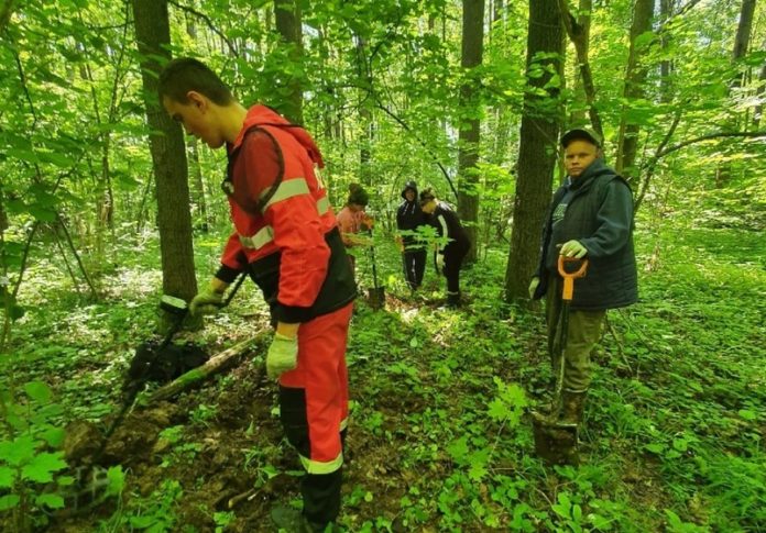 Подольские поисковики обнаружили останки бойцов Красной Армии недалеко от деревни Никольские Дворы в Калужской...