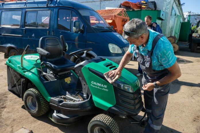 Дмитрий Жариков контролирует содержание территории Подольска Дмитрий Жариков контролирует содержание территории Подольска