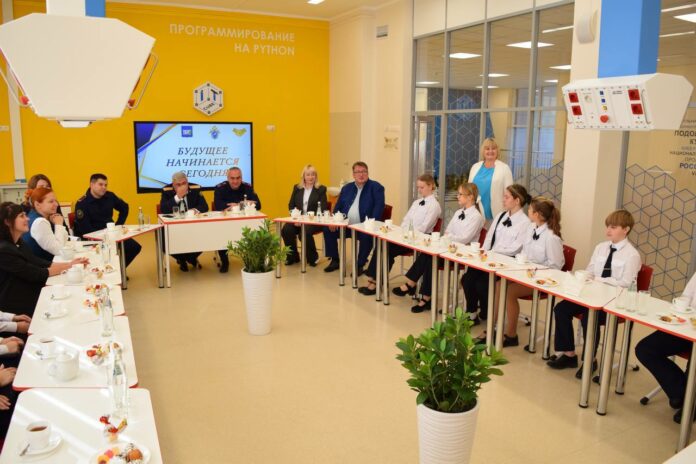 Круглый стол «Будущее начинается сегодня» прошел в гимназии имени Подольских курсантов Круглый стол «Будущее начинается сегодня» прошел в гимназии имени Подольских курсантов