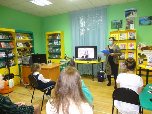 Литературный час, посвященный 150-летнему юбилею Ивана Бунина, прошел в библиотеке № 4