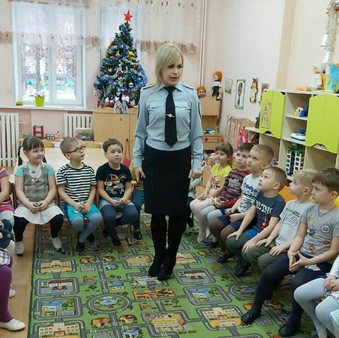 Инспектор по делам несовершеннолетних встретилась с воспитанниками детского сада № 22