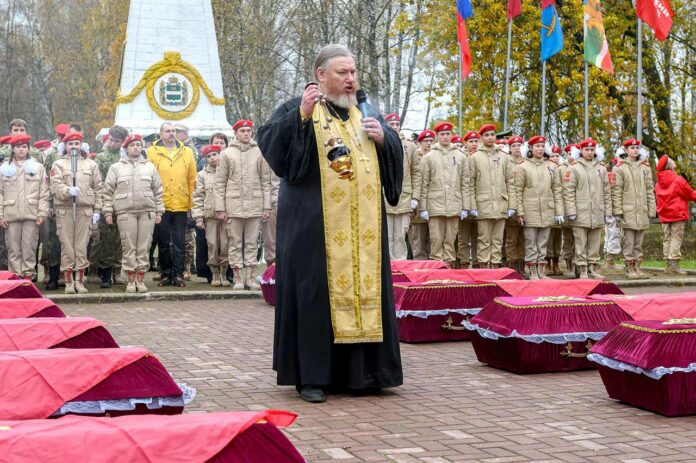 В Кузовлеве прошло торжественное закрытие поискового сезона Вахты Памяти В Кузовлеве прошло торжественное закрытие поискового сезона Вахты Памяти